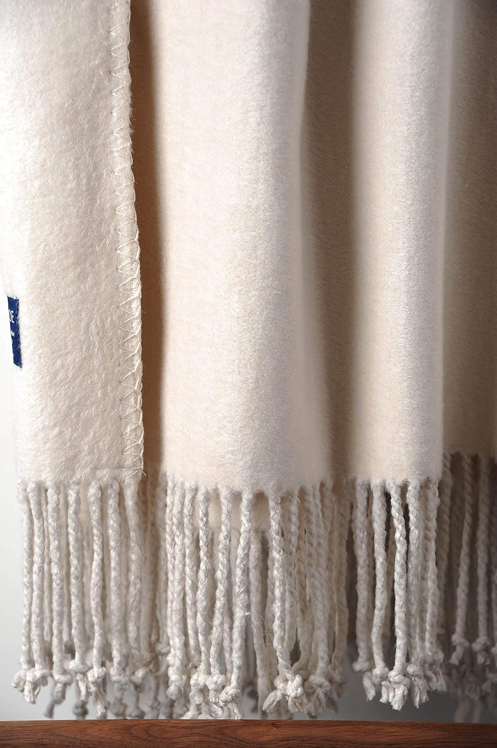 Mode Fringed Mulberry Silk Throw Blanket for Sofa Whisper White